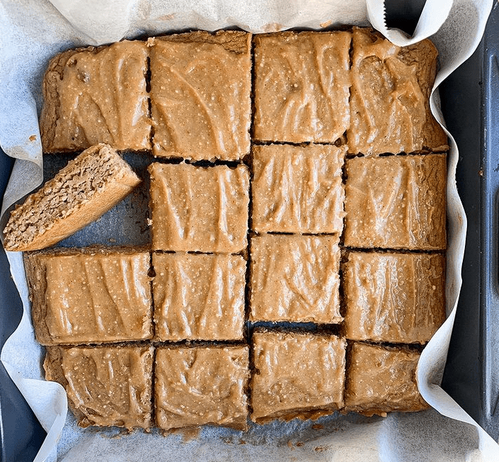 salted caramel chickpea blondies