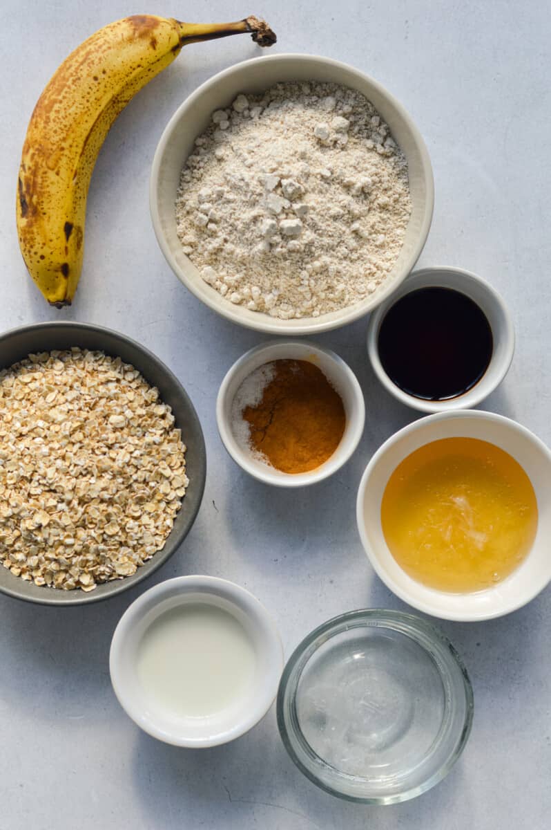 Ingredients including oats, butter, banana, honey, cinnamon, and yogurt.