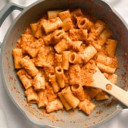 creamy vegan red pepper pasta