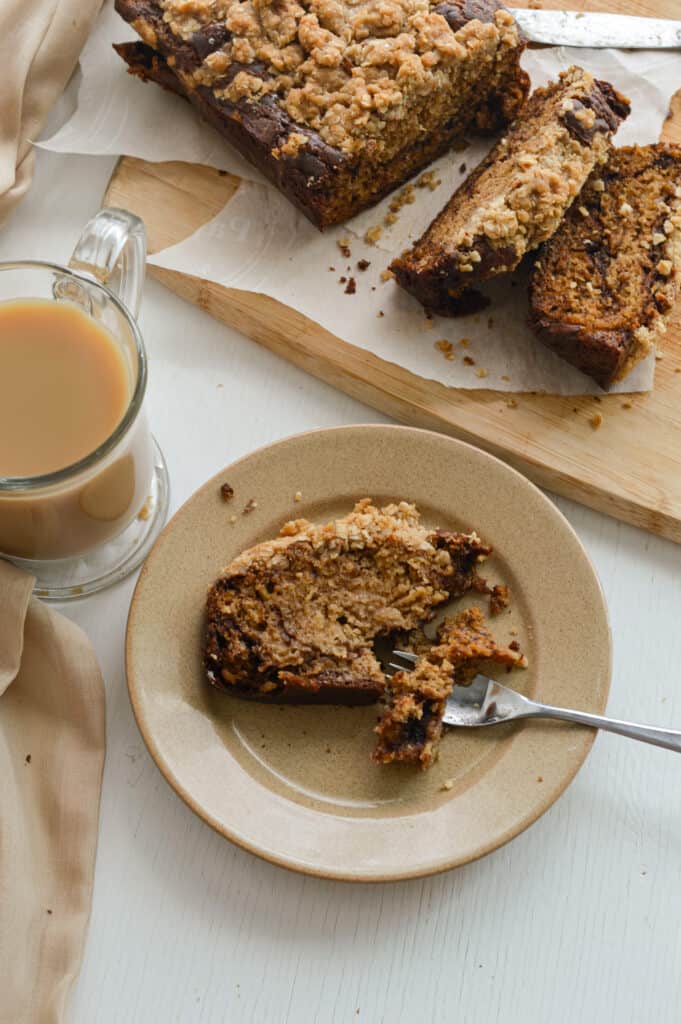 cinnamon crumble banana bread