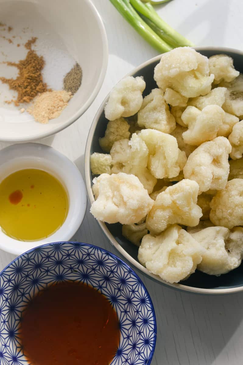 Ingredients for air fryer frozen cauliflower.