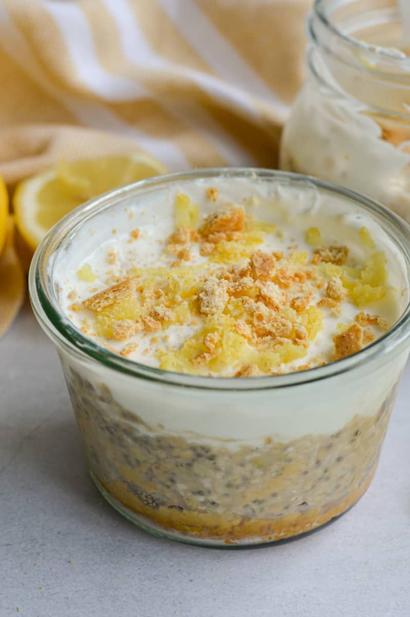 lemon cheesecake overnight oats