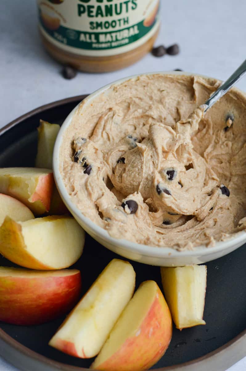 peanut butte ryogurt dip with apples