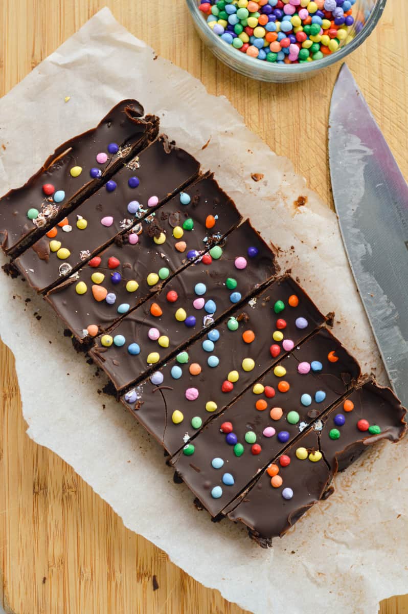 Cutting chocolate nut free protein bars into even pieces