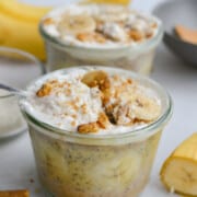 Banana cream pie overnight oats with a graham cracker crust.