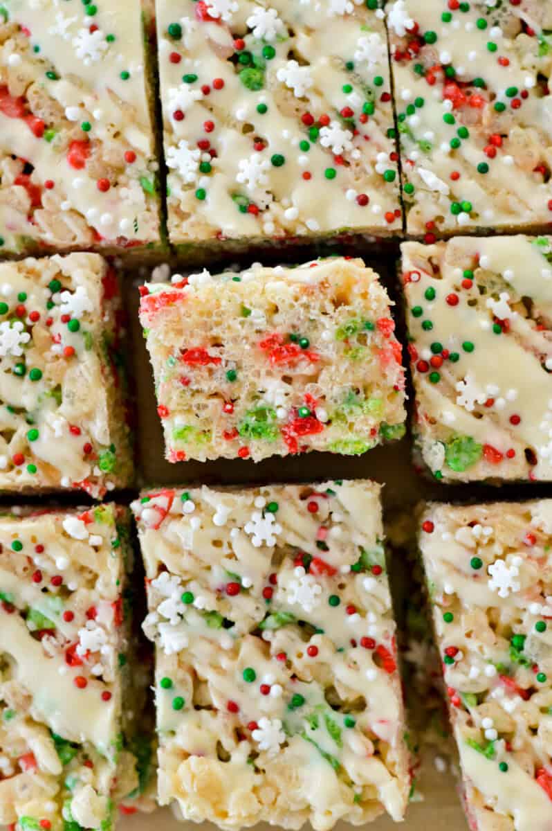 Birds eye of Christmas rice krispies treats.