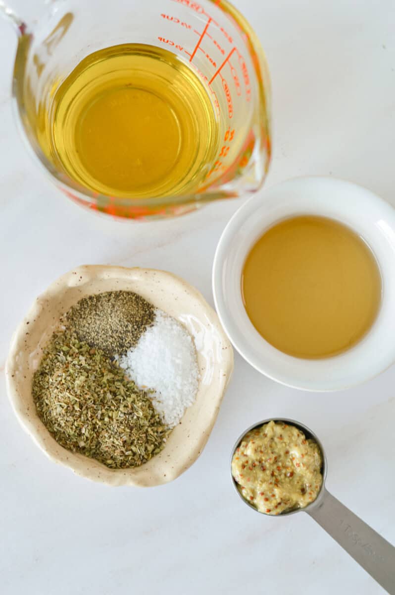 Birds eye of olive oil, apple cider vinegar, honey and spices.