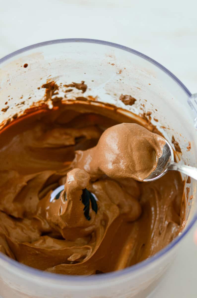 Making chocolate mousse in a food processor.